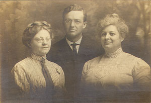 Gilchrist, Nellie, Annie Roberts