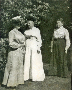 Lou Eleanor Ewing, Nellie Young and Ella Levering